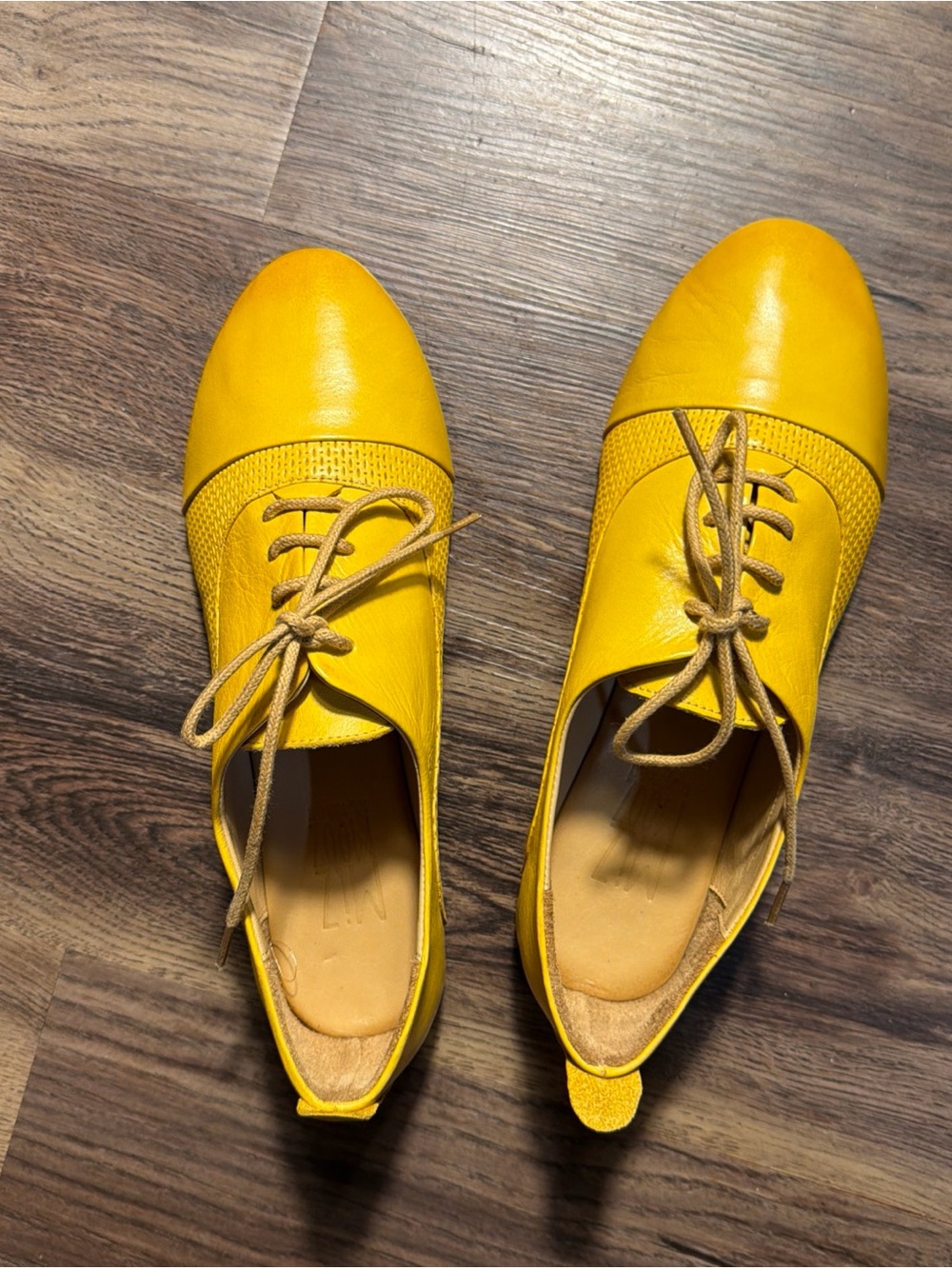 Miz Mooz Yellow Leather Lace-Up Oxford Flats Sz 7 mustard, new
